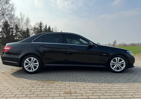 Mercedes-Benz Klasa E cena 40900 przebieg: 232951, rok produkcji 2010 z Pelplin małe 254